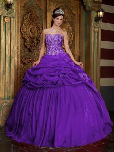 Taffeta Beaded Purple Sweetheart Dress for Quinceanera with Appliques