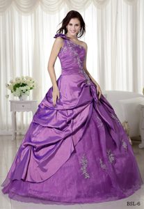 Lavender One-shoulder Taffeta Appliqued Quinceanera Dress with Pick-ups and Bow