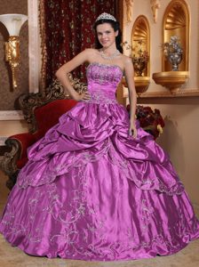 Ball Gown Fuchsia Taffeta Sweet Sixteen Dresses with Pick-ups and Embroidery