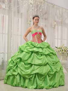 Sweetheart Quinceanera Gowns with Pick-ups and Beads in Spring Green and Red