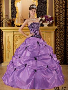 New Strapless Lavender Taffeta Quinceanera Gown Dress with Pick-ups and Appliques
