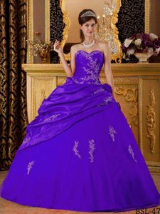 Bright Purple Sweetheart Taffeta Quinceanera Dresses with Appliques and Pick-ups