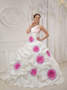 Beaded One-shoulder White Taffeta Quinceanera Dresses with Pick-ups and Flowers