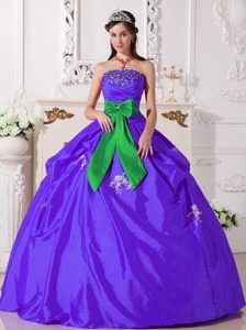 Purple Strapless Taffeta Ball Gown Quinceanera Dress with Appliques and Big Bow