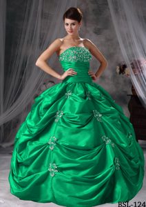 2013 Strapless Appliques Quinceanera Dresses Made in Taffeta with Pick-ups