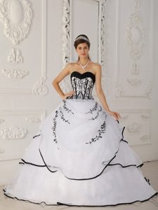 White Sweetheart Taffeta and Organza Quinceanera Dress with Black Applique
