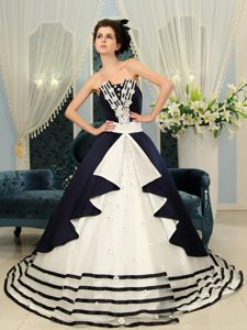 Chic Navy Blue and White Appliqued Quinces Dresses with Court Train