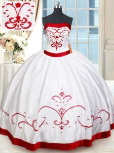 Sexy Sleeveless Satin Floor Length Lace Up Quince Ball Gowns in White and Red with Beading and Embroidery