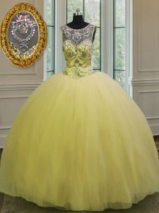 Scoop Sleeveless Tulle Floor Length Backless Vestidos de Quinceanera in Light Yellow with Beading and Appliques