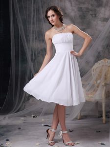 White A-line Strapless Sweet Ruched Quinces Dama Dresses in Chiffon