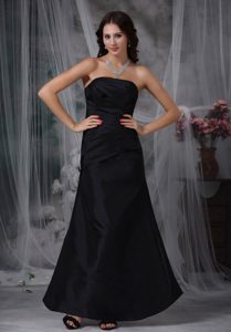 Lovely Black A-line Strapless Ankle-length Quinces Dama Dress in Satin