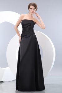 Exquisite Strapless Ruched Long Taffeta Damas Dress for Quince in Black