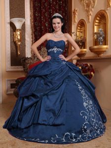 Navy Blue Sweetheart Embroidery Quinceanera Dresses in Taffeta on Sale