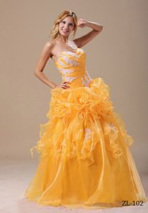 Organza Ruffles Appliques Quinceanera Dress with Hand Made Flowers