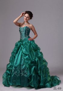 2013 Green Sweep Train Pick-ups Quinceneara Dress with Embroidery
