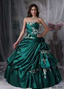Green Strapless Ball Gown Pick-ups Dresses for 15 with Appliques