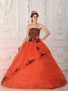Red Strapless Ball Gown Organza Quincianera Dresses with Appliques