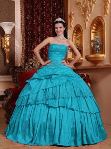 2013 Aqua Blue Ball Gown Taffeta Beaded and Appliques Quinceanera Gown