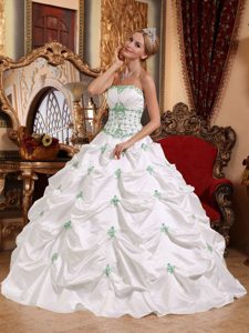 White Strapless Ball Gown Taffeta Appliqued Quinceanera Gown Dress with Pick-ups
