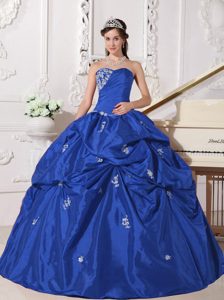 Ruched Sweetheart Royal Blue Taffeta Quinceanera Dress with Appliques and Pick-ups