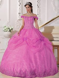 off-the-shoulder Rose Pink Beaded Quinceanera Dresses with Pick-ups and Flowers