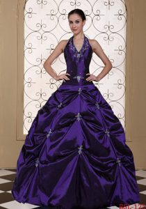 Halter V-neck Dark Purple Taffeta Appliqued Dresses for Quinceanera with Pick-ups