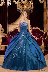 Discount Appliqued Dark Blue Sweet Sixteen Dresses with Heart Shaped Neckline