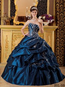 Navy Blue Sweetheart Appliqued Quinceaneras Dresses with Pick-ups in Taffeta