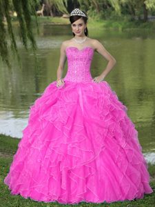 Beaded Ruffles Layered Decorate Famous Designer Quinceanera Dress With Sweetheart Hot Pink Skirt