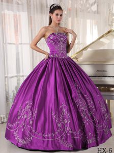 Embroidery Strapless Floor-length Satin Dresses for Quinceaneras
