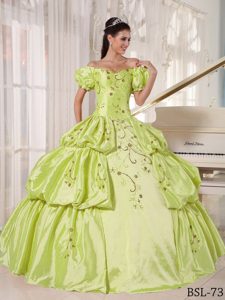 Elegant Off The Shoulder Floor-length Embroidery Dresses for 15