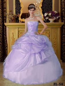 Lilac Strapless Beautiful Quinceanera Dresses with Pick-ups and Appliques