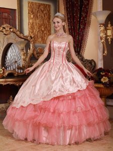 Noble Sweetheart Sweet Sixteen Dresses in Watermelon with Embroidery