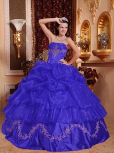 Latest Blue Strapless Dresses for Quinceanera with Pick-ups and Appliques