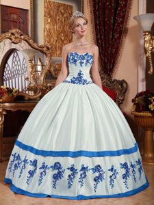 New Arrival Strapless Quinceanera Gown Dresses in White with Appliques