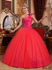 Coral Red One Shoulder Tulle Quinceanera Gowns with Beading for Cheap
