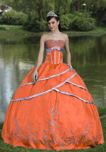 Stunning Taffeta and Satin Embroidery Quinceanera Gowns in Orange Red